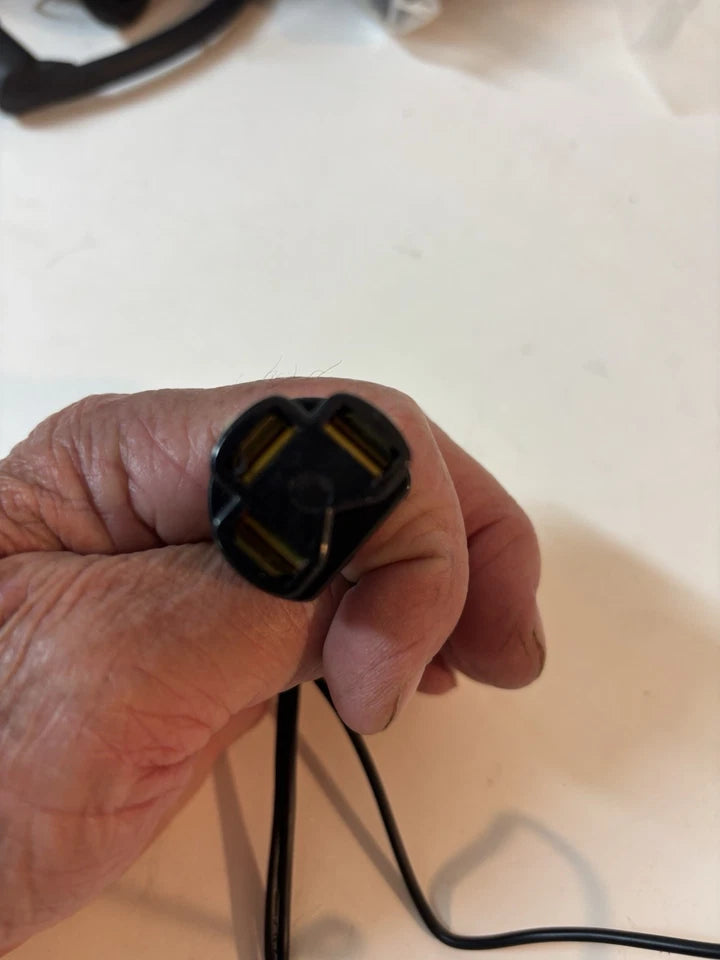 1930-1990 Chevrolet Chrysler Dodge Ford GMC 3 Prong Headlamp Pig Tail Socket