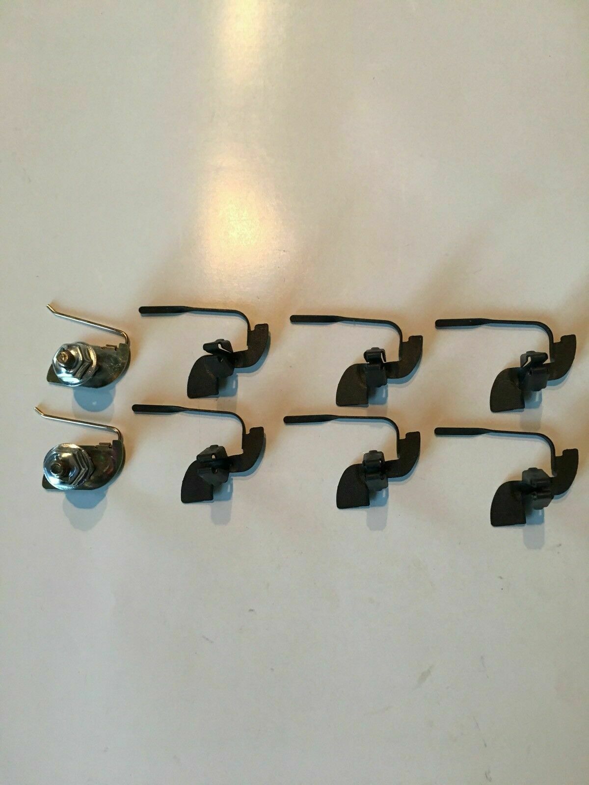 Molding Clips: 1967 - 1972 Chevy GMC Truck Upper Tailgate Molding Clip Kit Left-Right