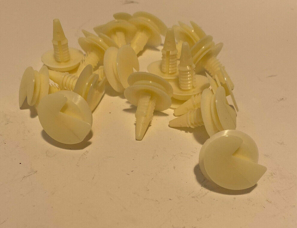 Door Panel Clip Sets: 1972 CHEVY/GMC TRUCK DOOR PANEL Clip SET 16 PCS New Does Both Doors Free Ship