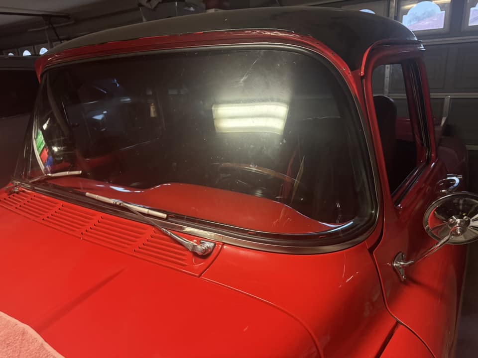 Front deluxe stainless windshield molding and rubber