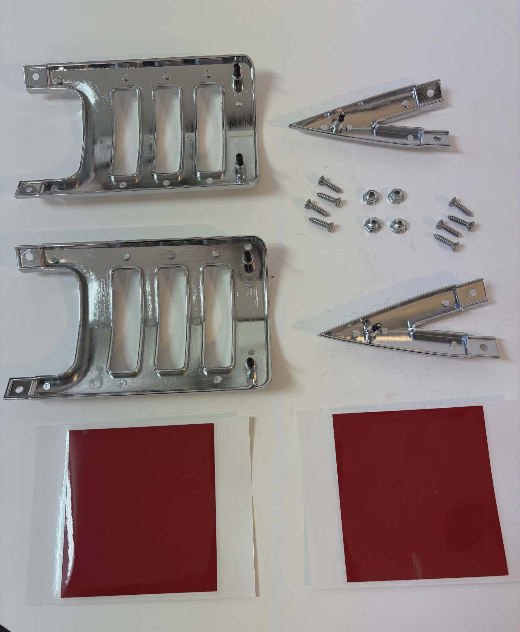 1958 1959 Chevy GMC Fleetside Pickup Truck Bedside Diecast Point Chevron Molding