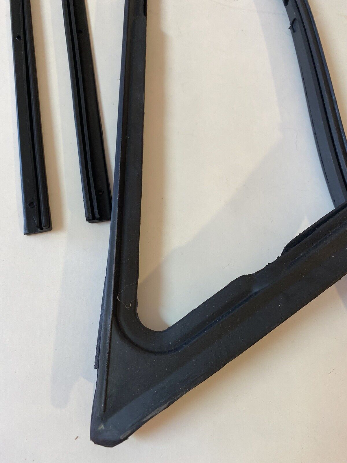 1967-1972 Chevy GMC Pickup Truck Vent Window Seal Rubber PAIR 4 Seals USA