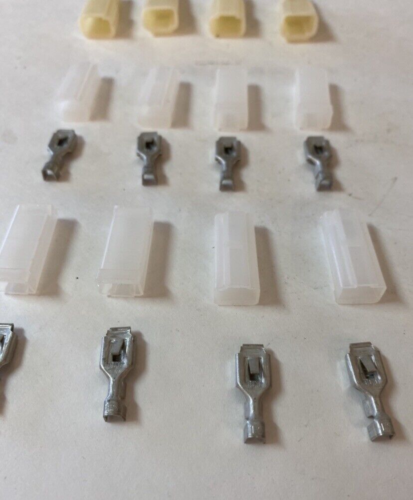 GM TERMINAL WIRE HARNESS WIRE CONNECTORS PLASTIC HOUSING SET OF 32 MALE FEMALE