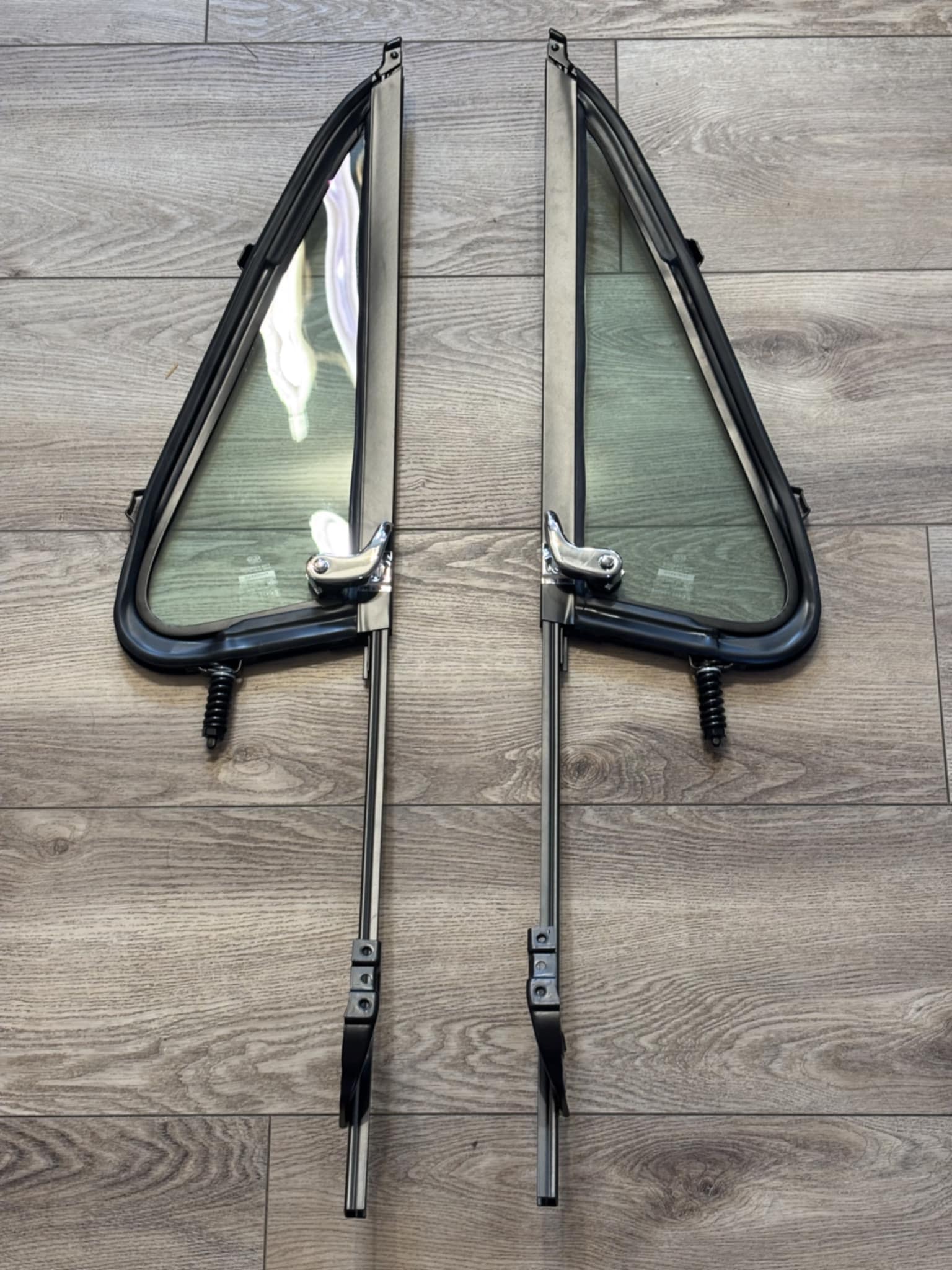 NEW Green Glass Vent Window Assembly 1981 - 1987 Chevy C10 GMC Pickup Truck PR