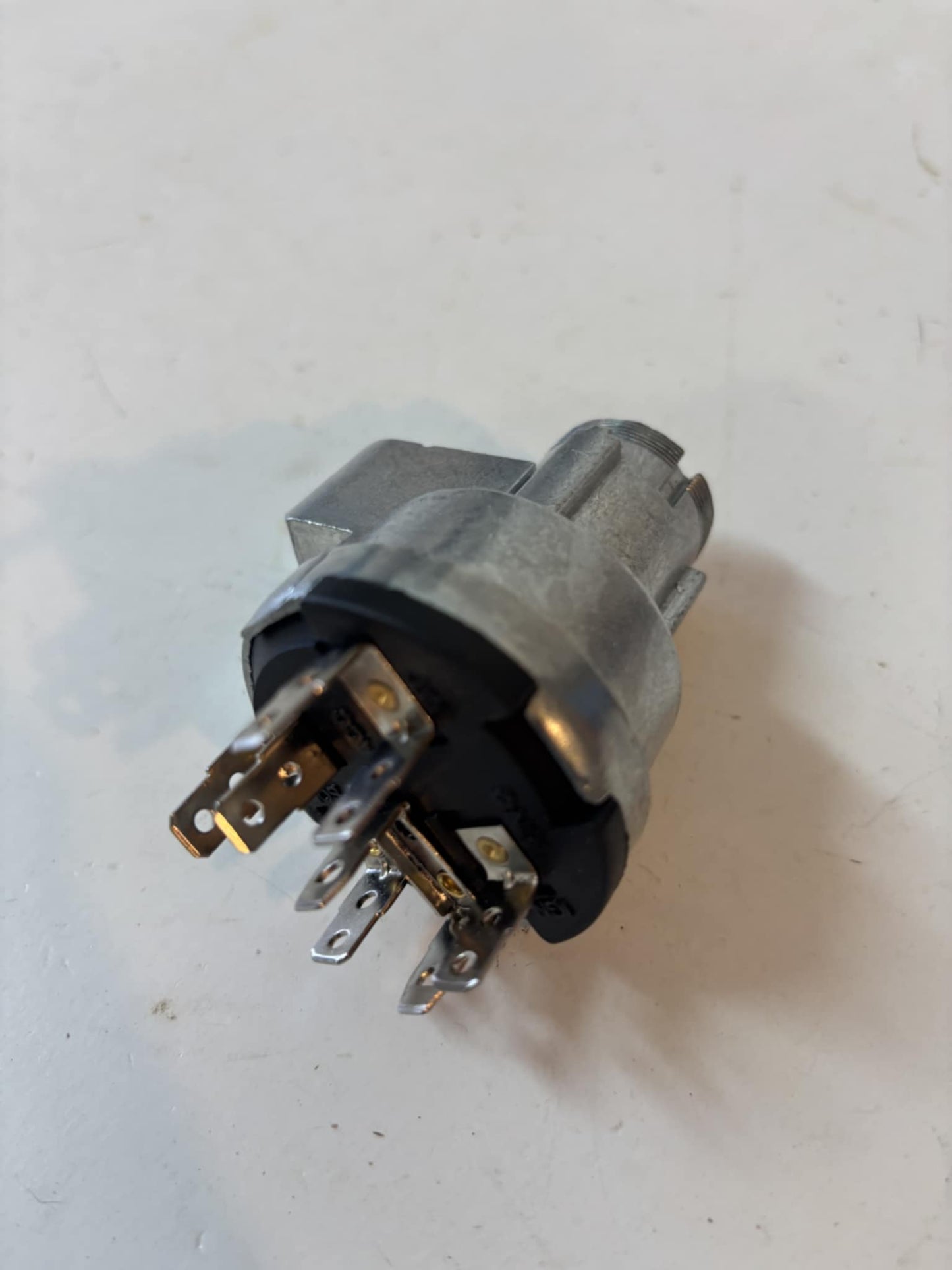 1957 - 1959 Chevy GMC Trucks V-8 ignition Switch