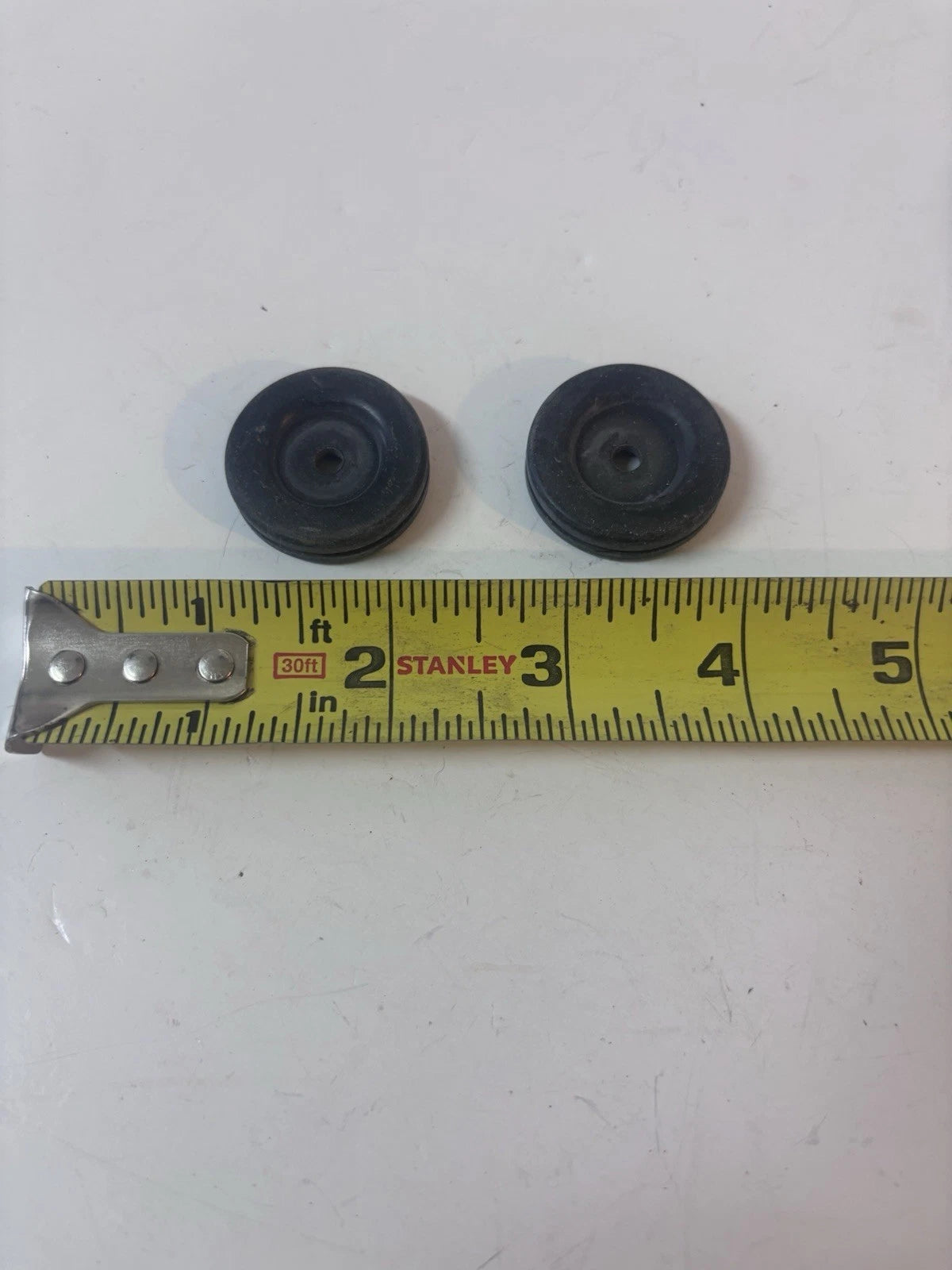 2 Rubber Grommets to fit 1" Hole in 1/16" Thick Panel - 1/8" Inner Diameter New