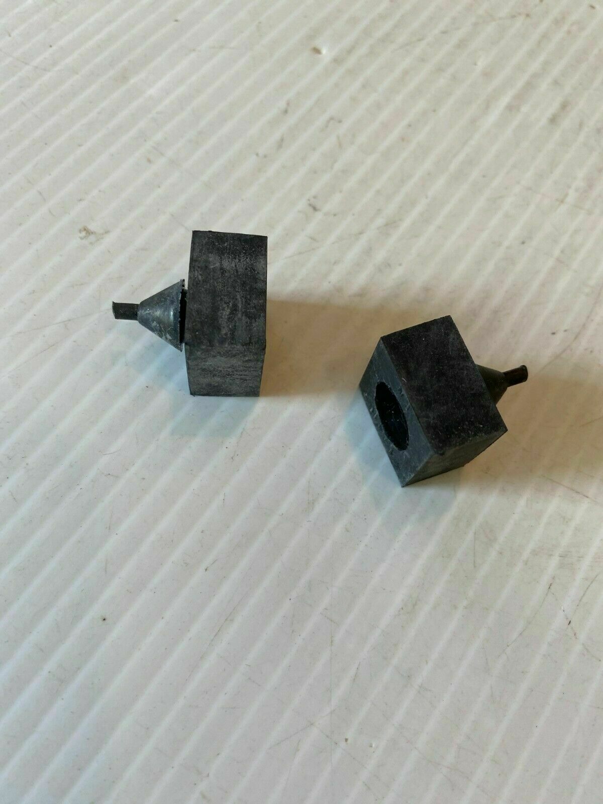 Bumper Set: WINDOW REGULATOR STOP BUMPER CHEVROLET TRUCK 1955 - 1959 GMC 2 Pc