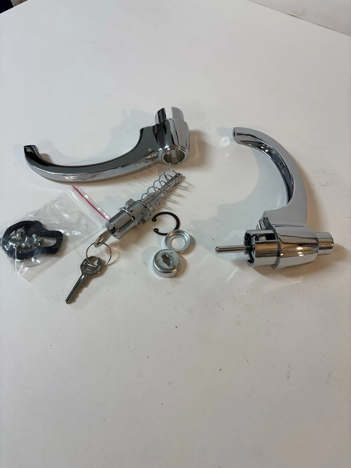 OUTSIDE DOOR HANDLE CHEVY GMC TRUCK 1960 - 1966 With Key