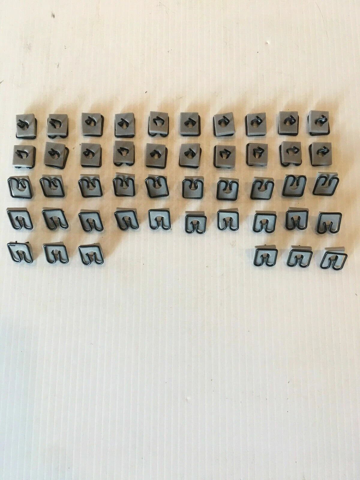 1955 - 1959 CHEVY TRUCK GMC CLIP KIT 46 Pc CAB AND DOOR MOLDING