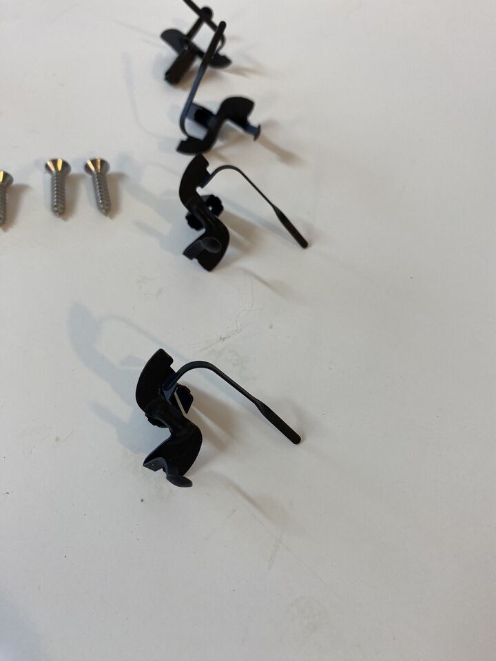 Tail Light Bezel Mounting Clip Set 1969 - 1972 Chevy GMC Fleetside Pickup Trucks