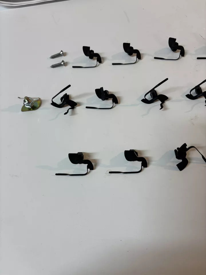 1967 - 1972 Chevy /GMC Truck Tailgate & Taillight Molding Clip Kit 28pc