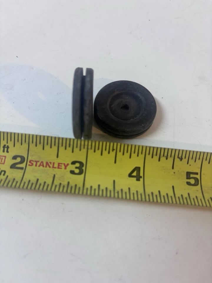 2 Rubber Grommets to fit 1" Hole in 1/16" Thick Panel - 1/8" Inner Diameter New