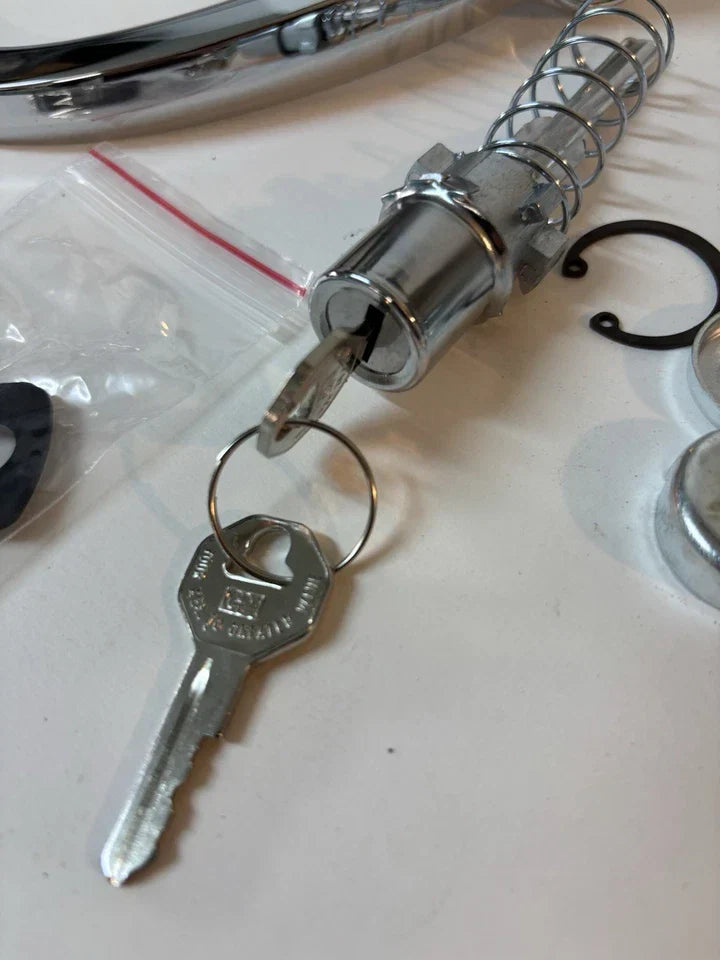 OUTSIDE DOOR HANDLE CHEVY GMC TRUCK 1960 - 1966 With Key