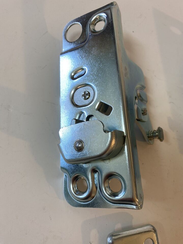 1955-1959 CHEVROLET GMC PICK-UP TRUCK DOOR LOCK LATCH AND STRIKER SET BOTH DOORS