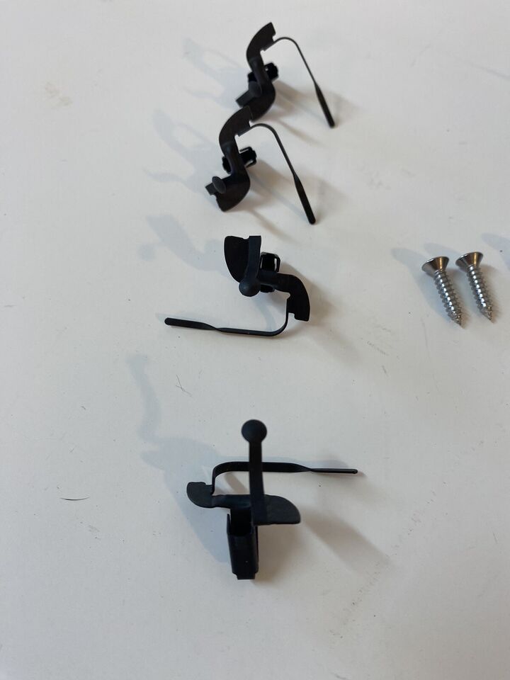 Tail Light Bezel Mounting Clip Set 1969 - 1972 Chevy GMC Fleetside Pickup Trucks