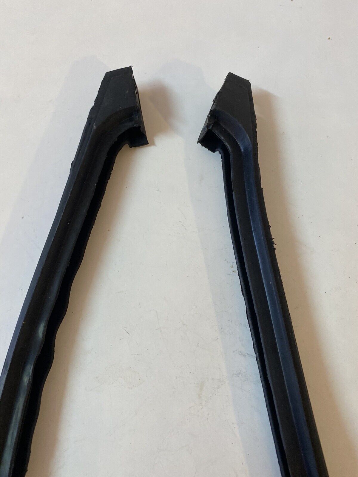1967-1972 Chevy GMC Pickup Truck Vent Window Seal Rubber PAIR 4 Seals USA